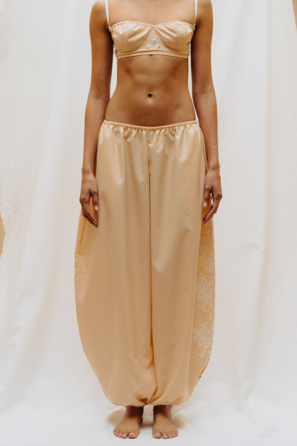 Pant Aura